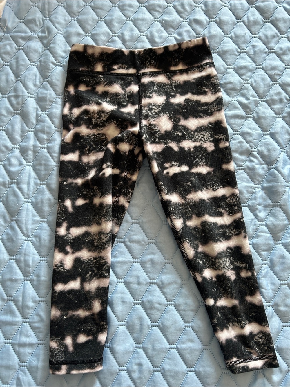 Kids Black and White Tie-Dye Capri Active Leggings